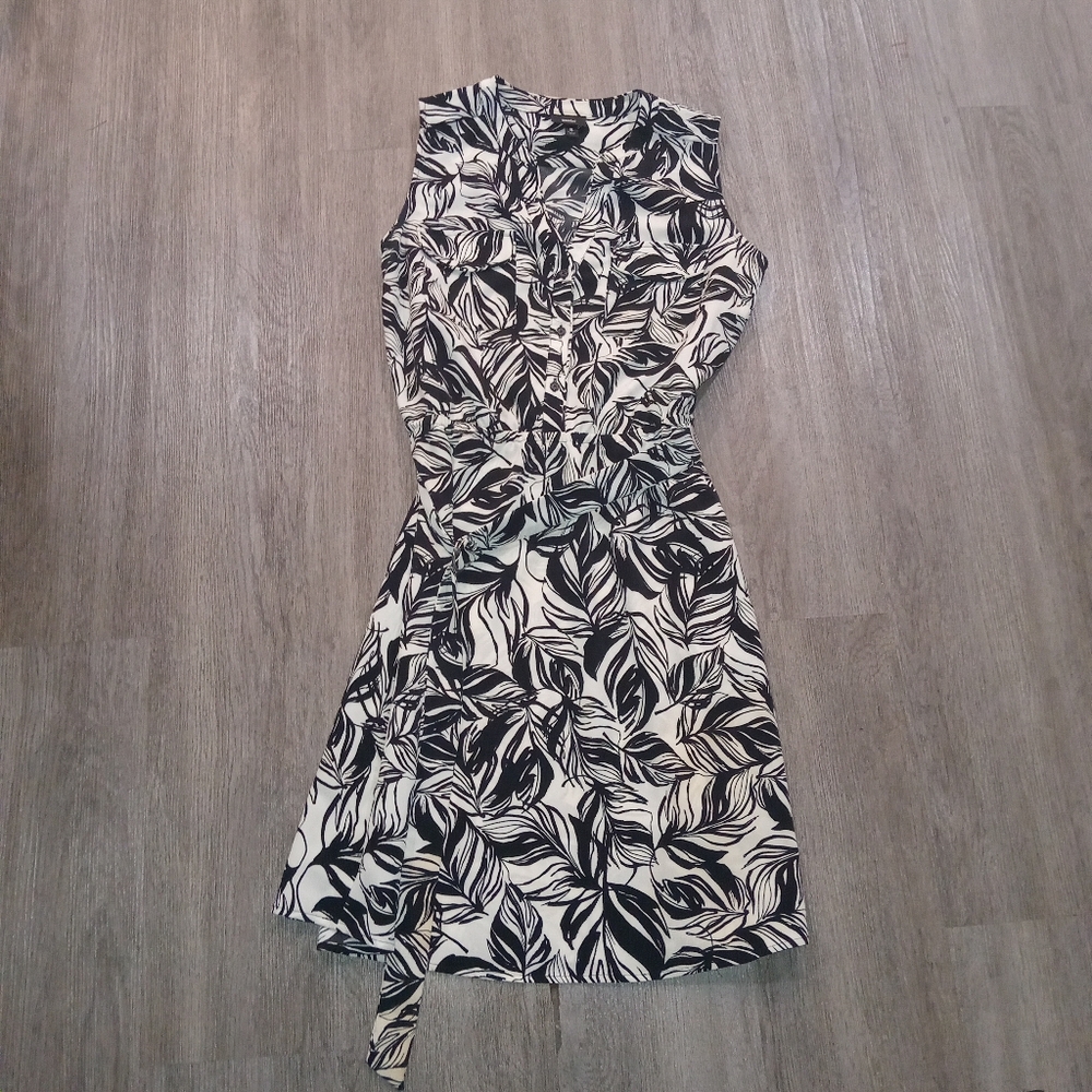 Black and White Sleeveless Sheath Mini Dress